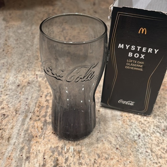 McDonald's Coca-Cola Mystery Box - Picture 3 of 5